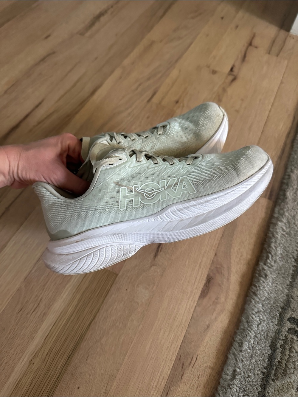 HOKA Mach 6 Running Shoes in Green/White Size 7.5